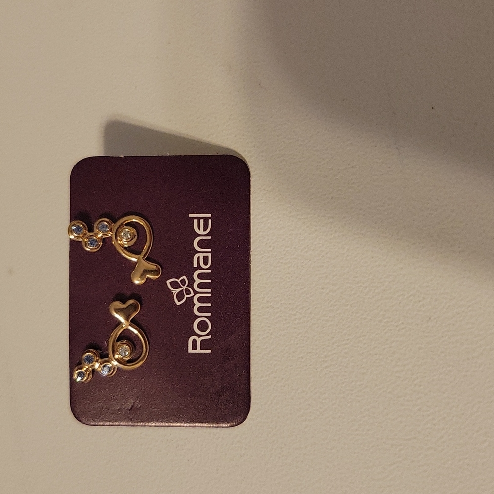 Gold kid's fish earrings